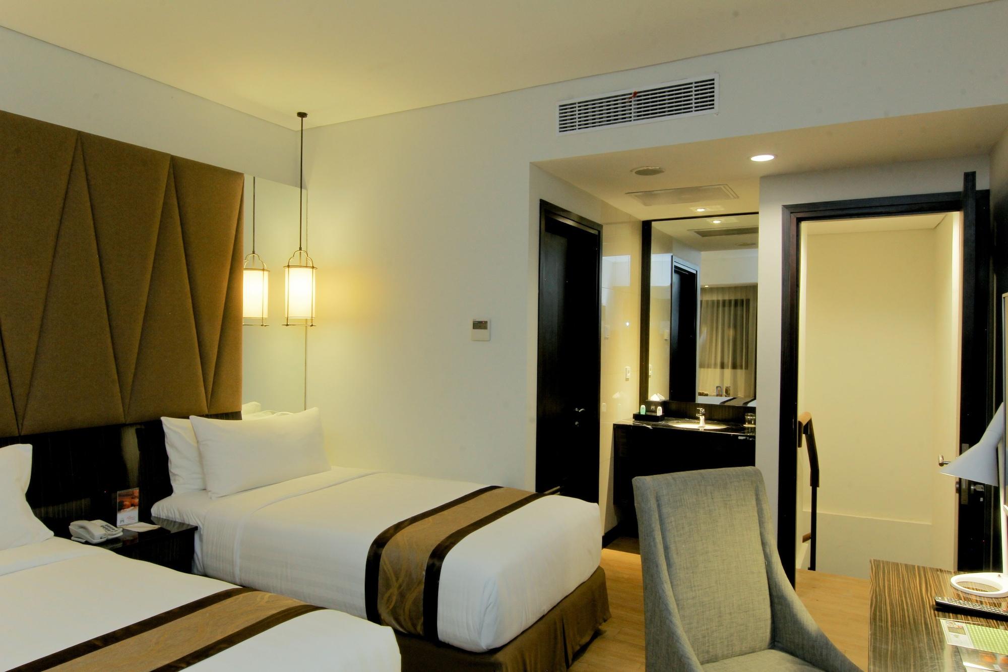 The Atrium Hotel & Resort Yogyakarta Melati Extérieur photo