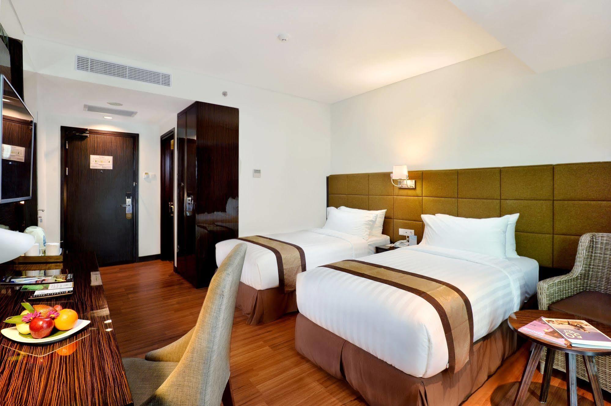 The Atrium Hotel & Resort Yogyakarta Melati Extérieur photo