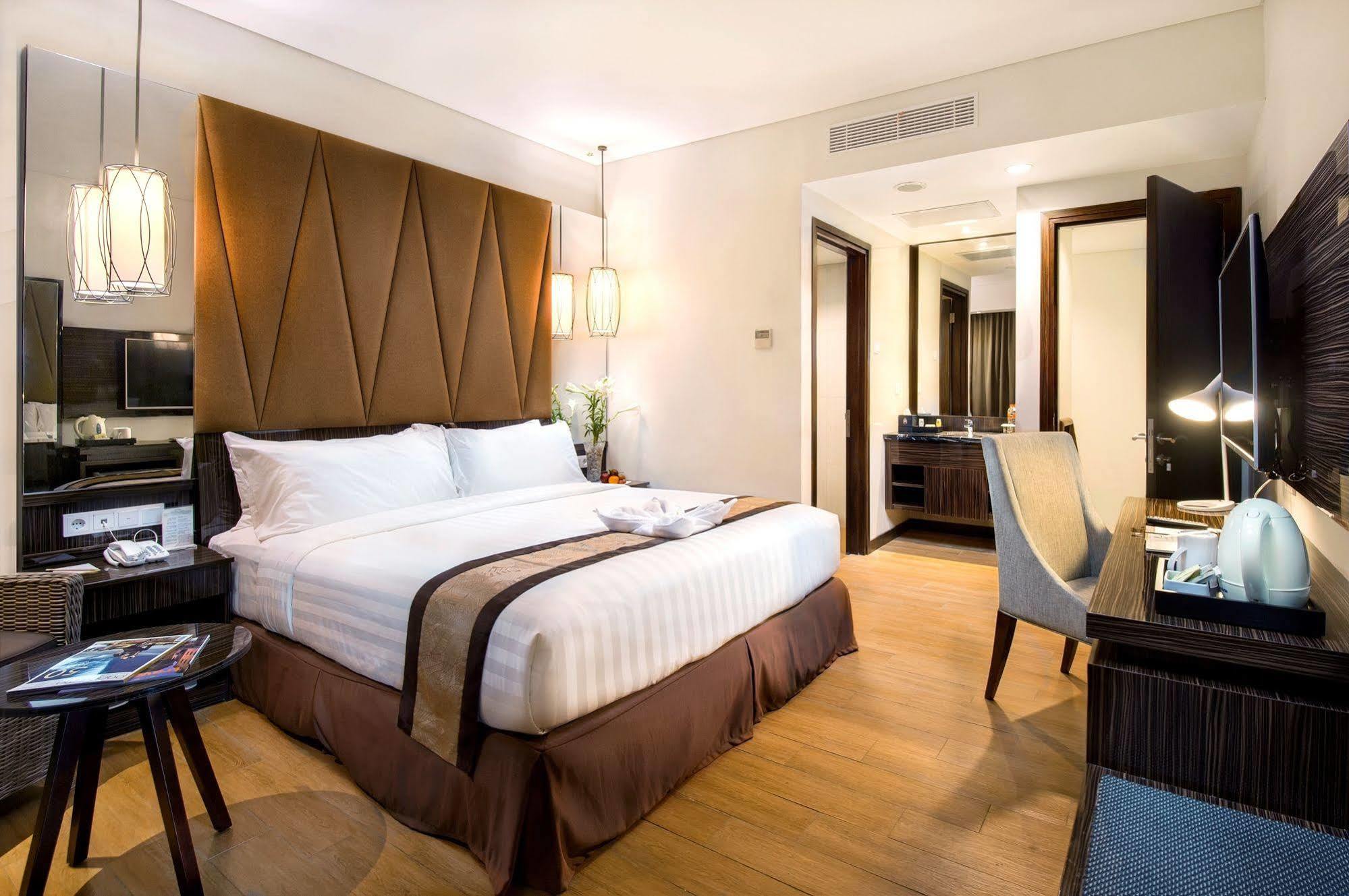 The Atrium Hotel & Resort Yogyakarta Melati Extérieur photo